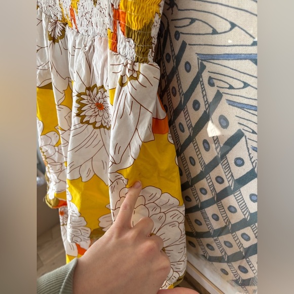 S/W/F One shoulder layered maxi dress in yellow sunflower print - Picture 7 of 8